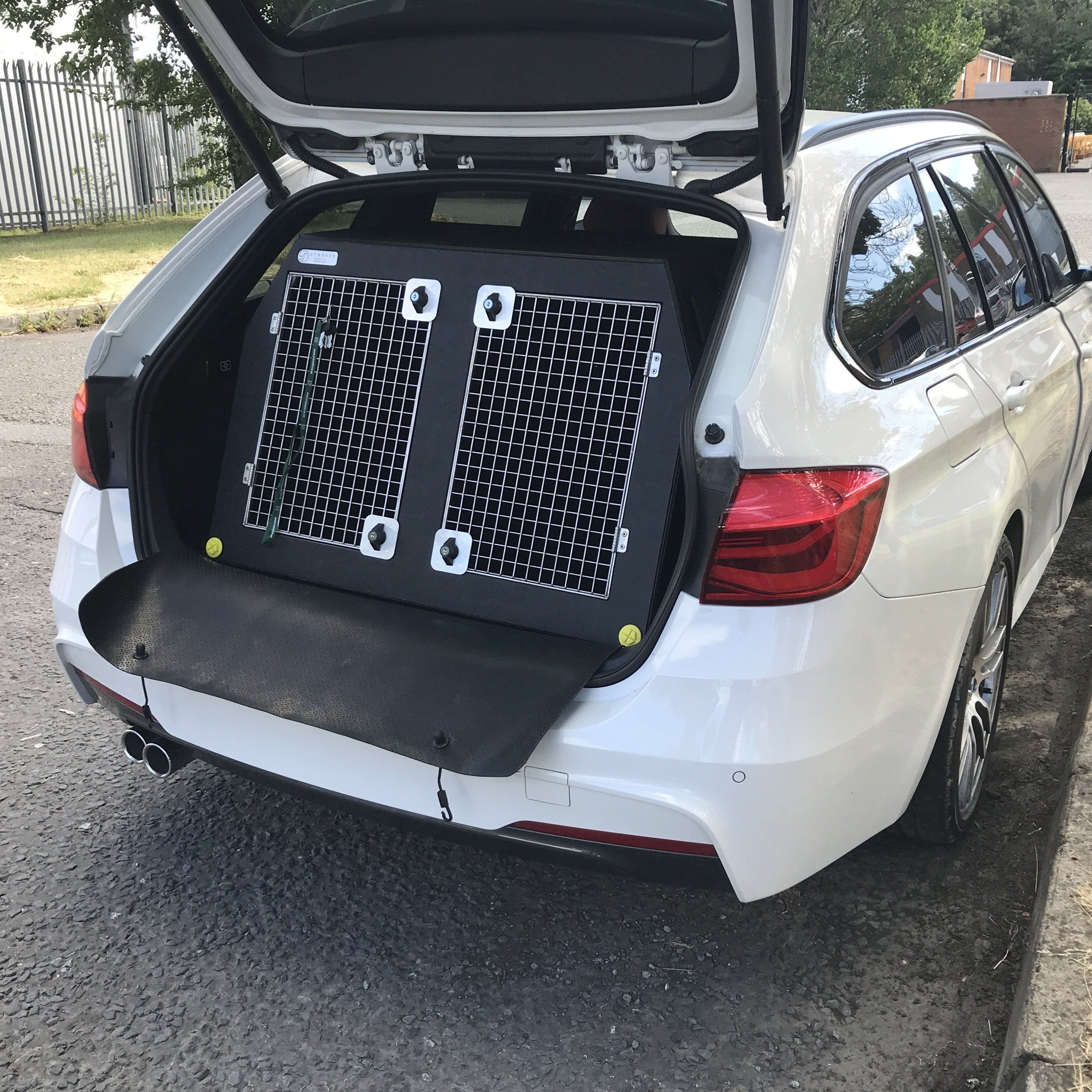 BMW 3 Series Touring | 2013-2019 | Dog Travel Crate | The DT 14