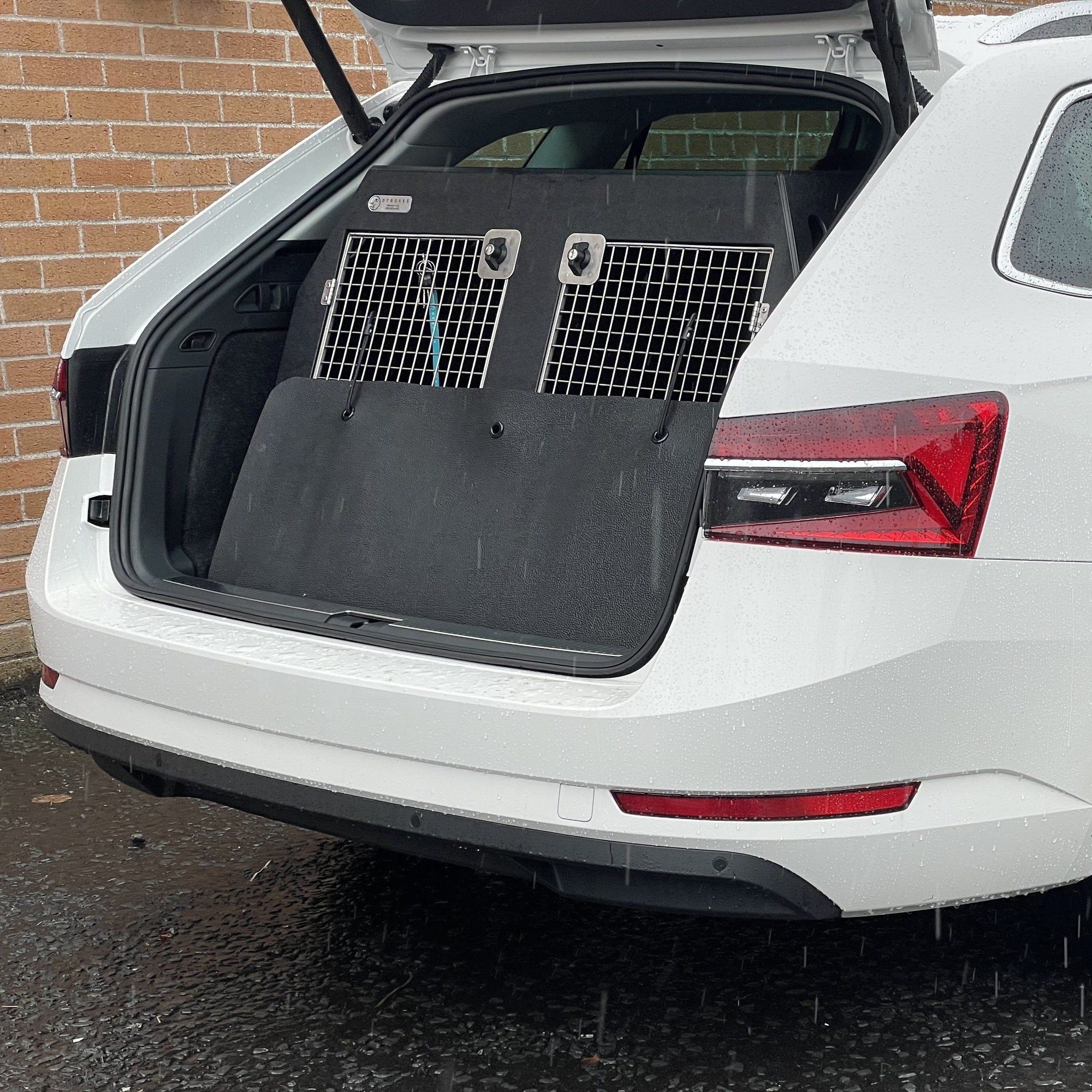 Skoda Superb Estate | 2021-Present | Dog Travel Crate | The DT 11