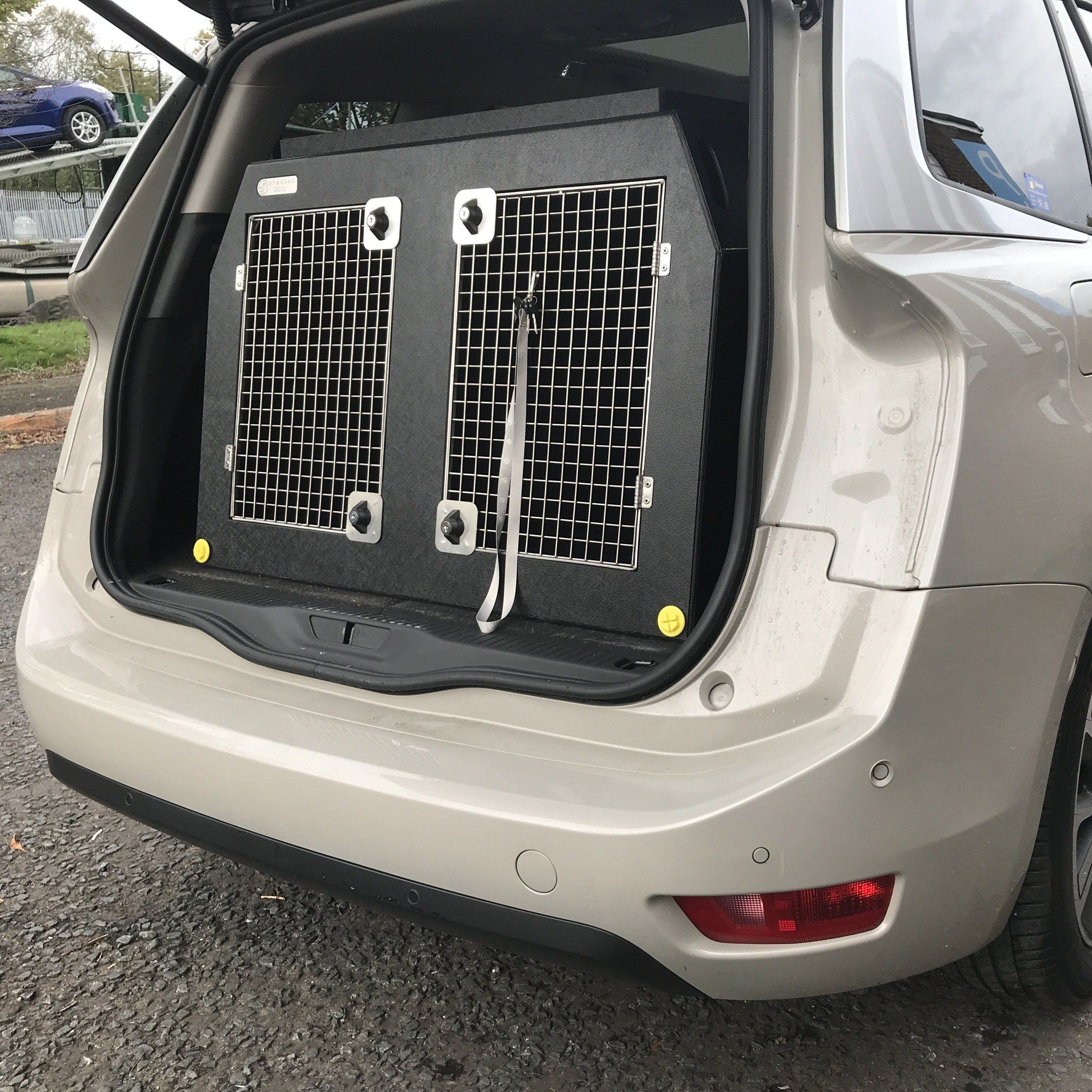 Citroen C4 Grand Picasso | 2013 - Present | Dog Travel Crate | The DT 3