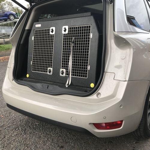 Custom Outdoor Dog Kennels for Sale Citroen C4 Grand Picasso | 2013 - Present | Dog Travel Crate | The DT 3