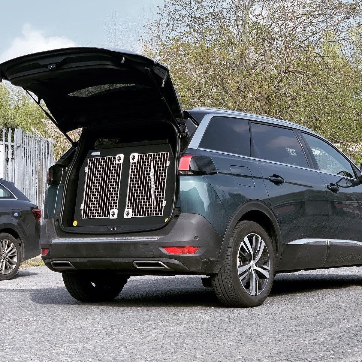 Peugeot 5008 | Dog Travel Crate | The DT 3