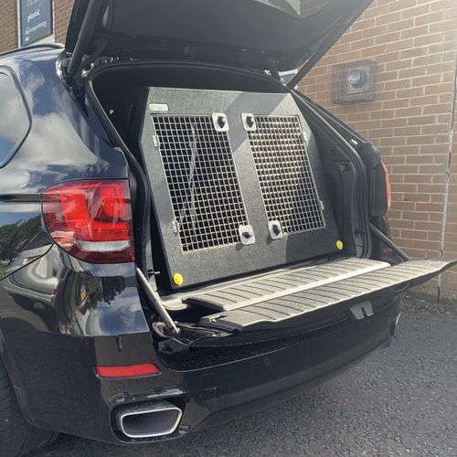 Heavy duty, indoor & outdoor, stainless steel, commercial grade dog kennelsBMW X5 | 2013-2018 | Dog Travel Crate | The DT 11