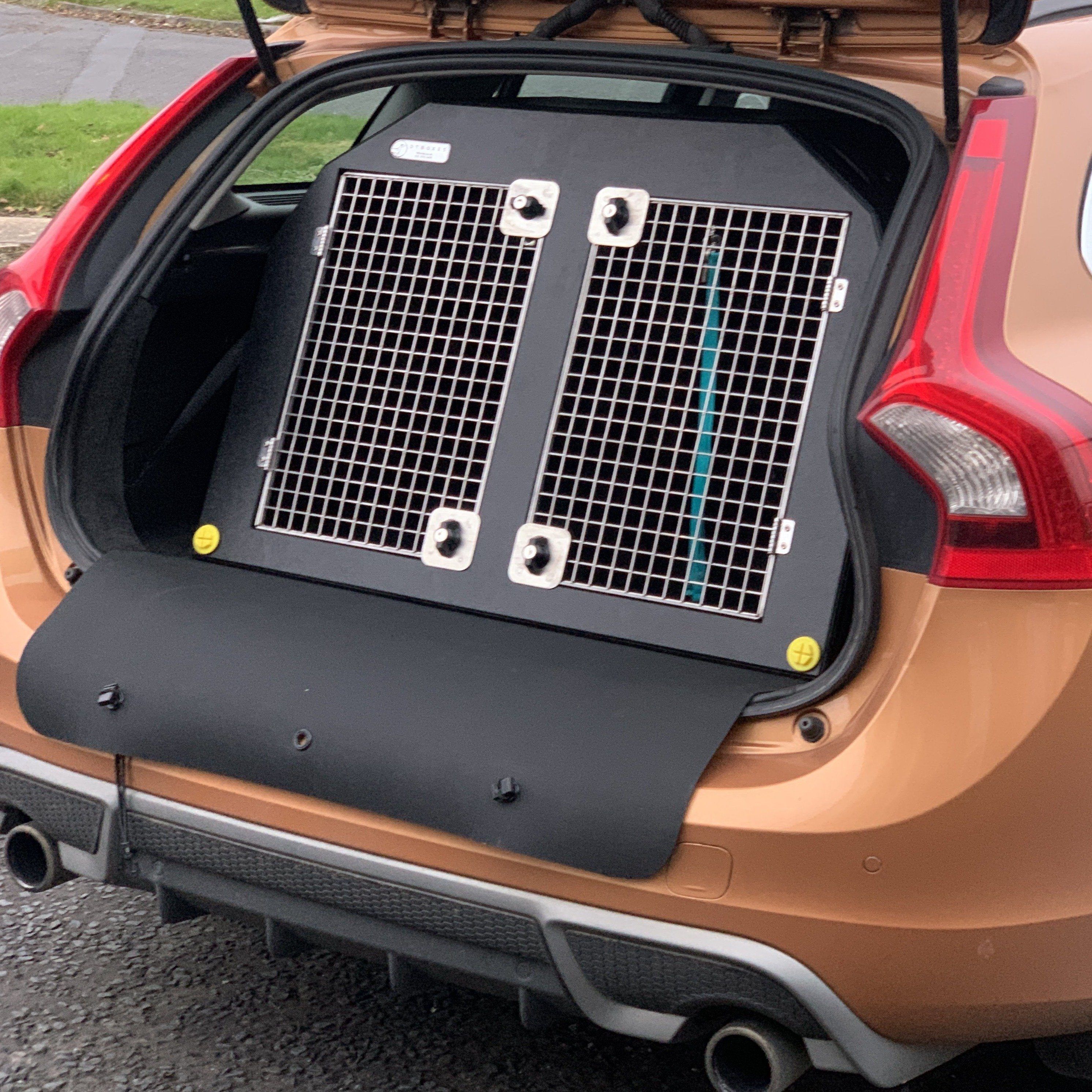 Volvo V60 | 2010-2018 | Dog Travel Crate | DT 17