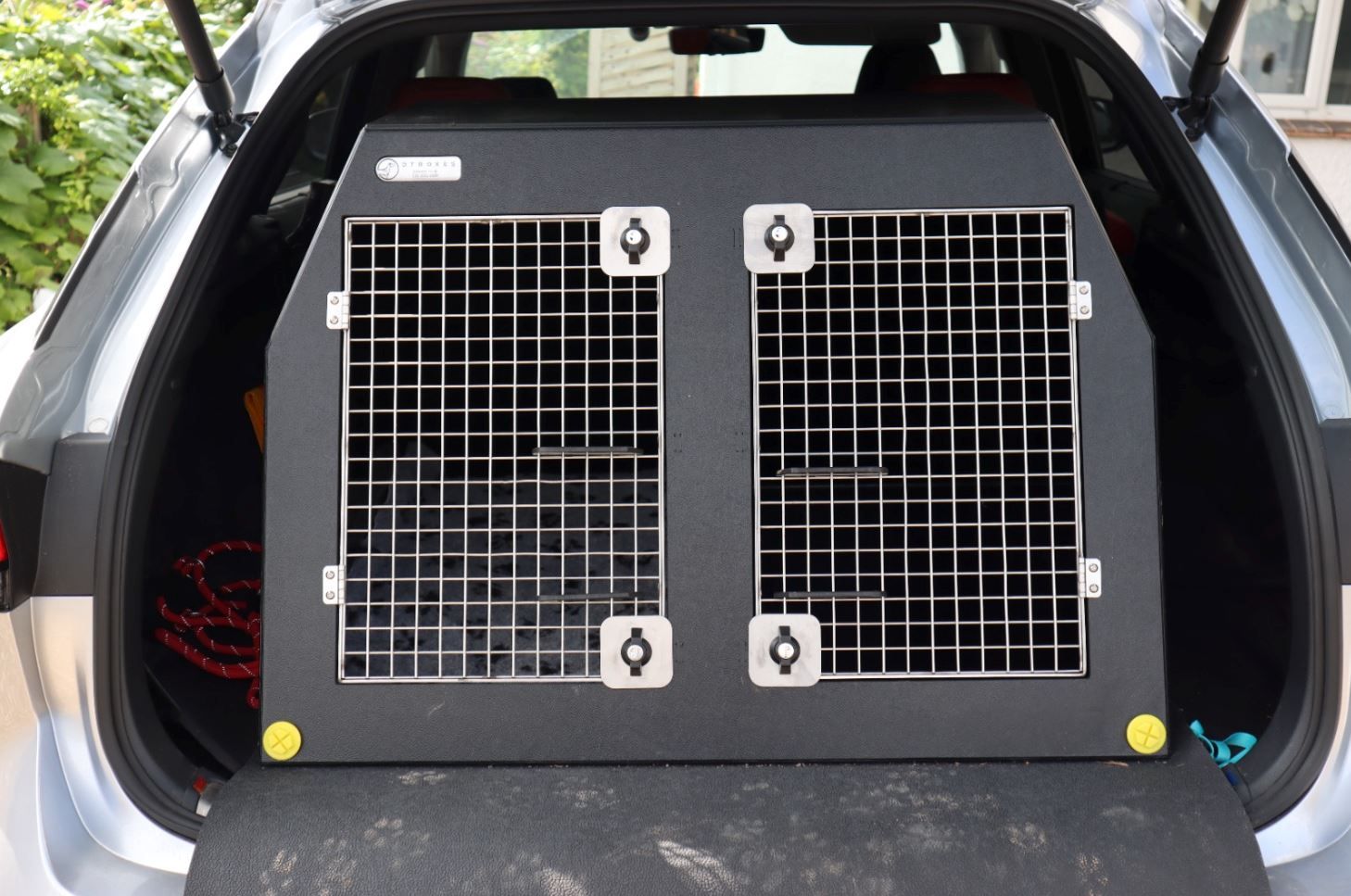 Lexus RX500h | 2023 - Present | Dog Travel Crate | The DT 4