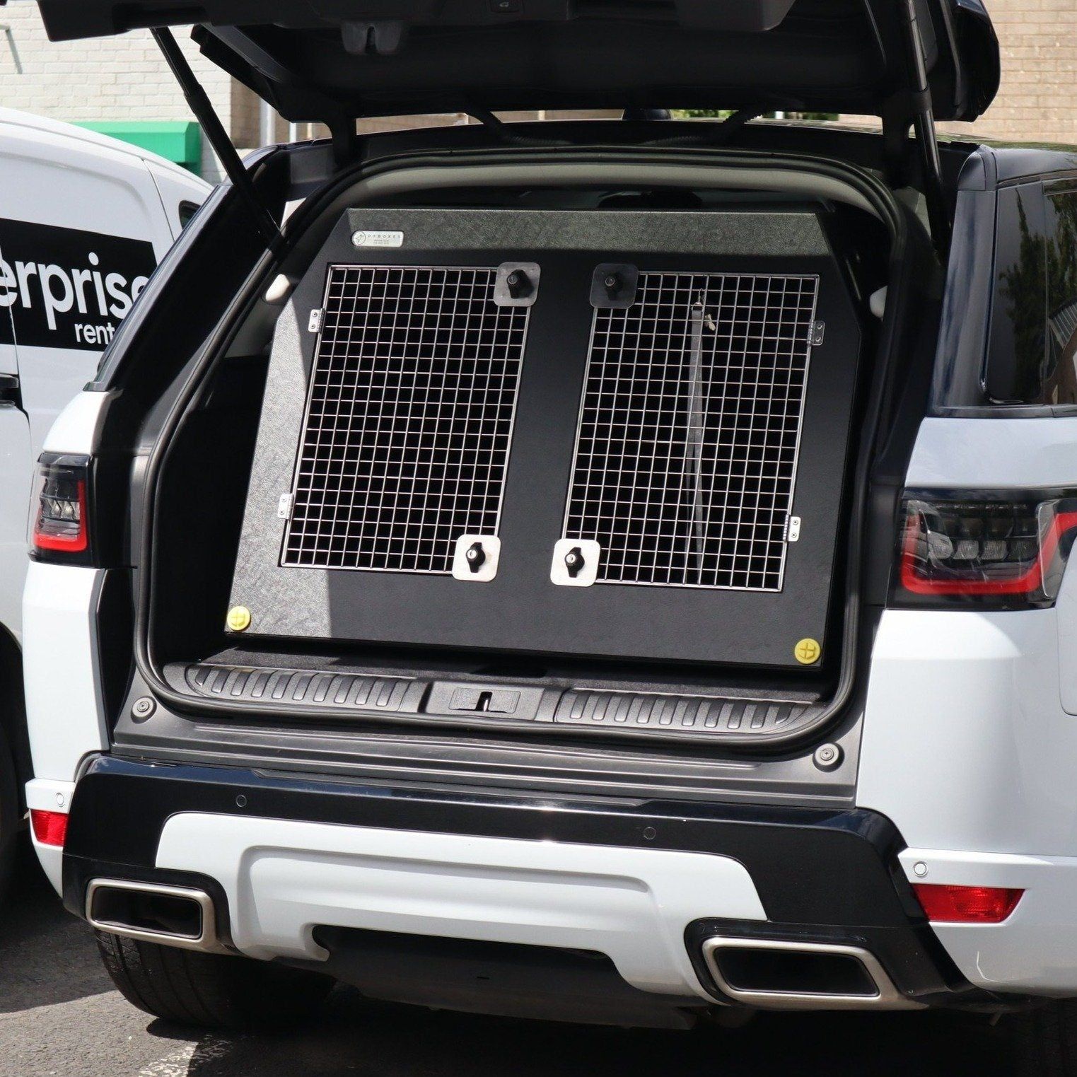 Range Rover Sport | 2014-2020 | Dog Travel Crate | The DT 11