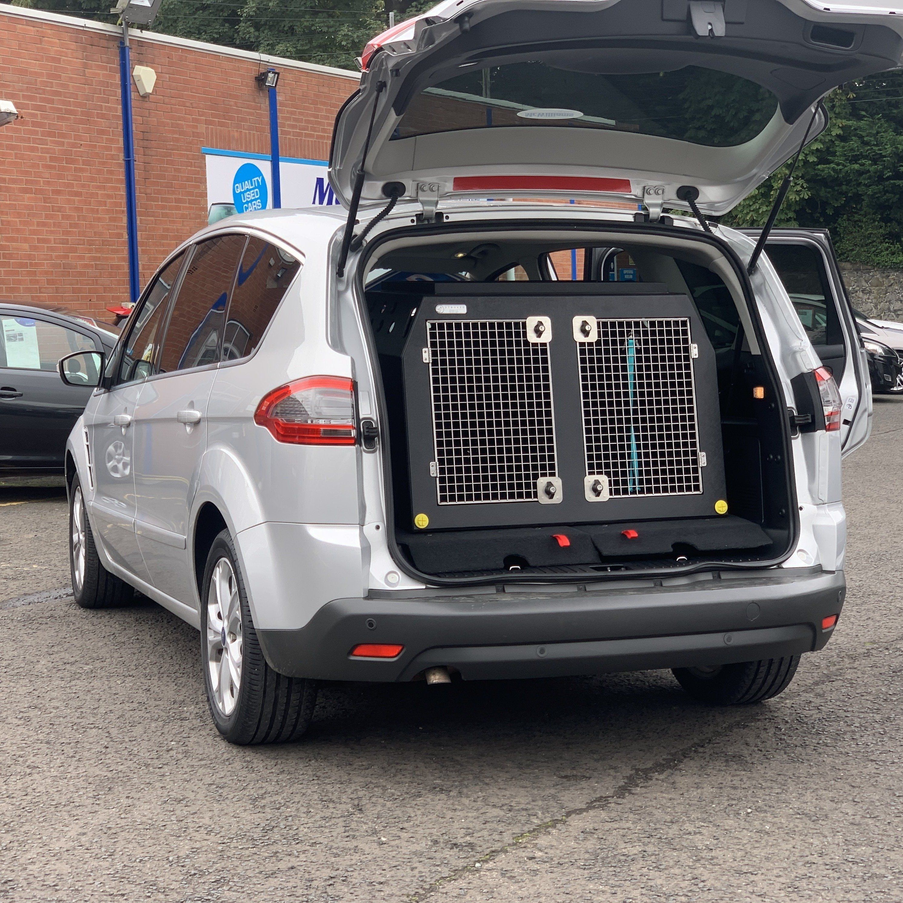 Ford Smax | 2006 -2014 |  Dog Travel Crate | The DT 3