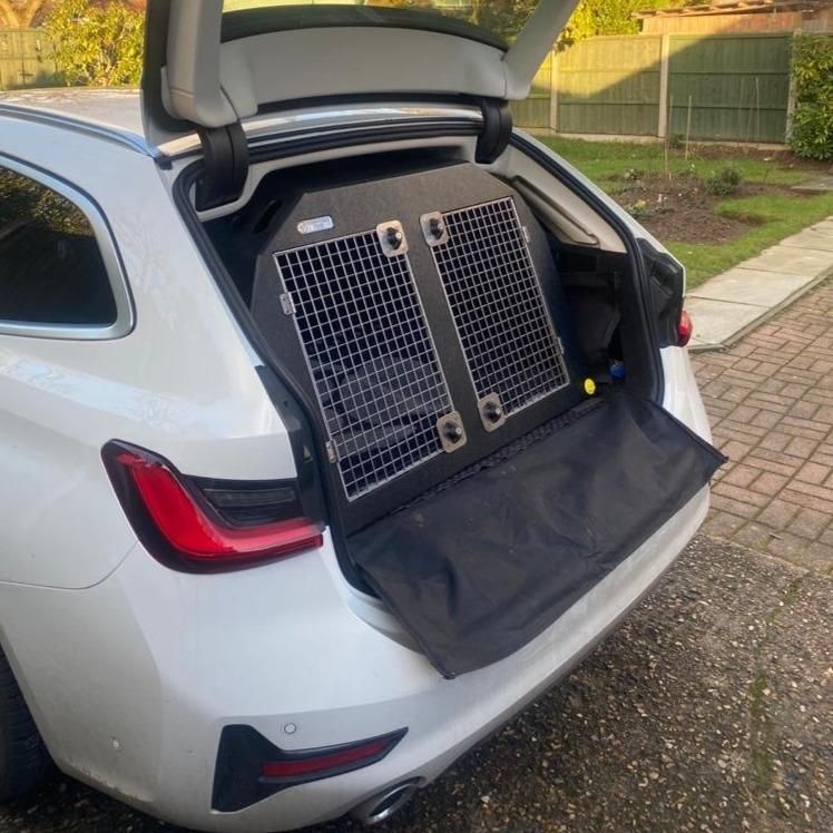 BMW 3 Series 330e Touring | 2019 - Present | Dog Travel Crate | DT 17