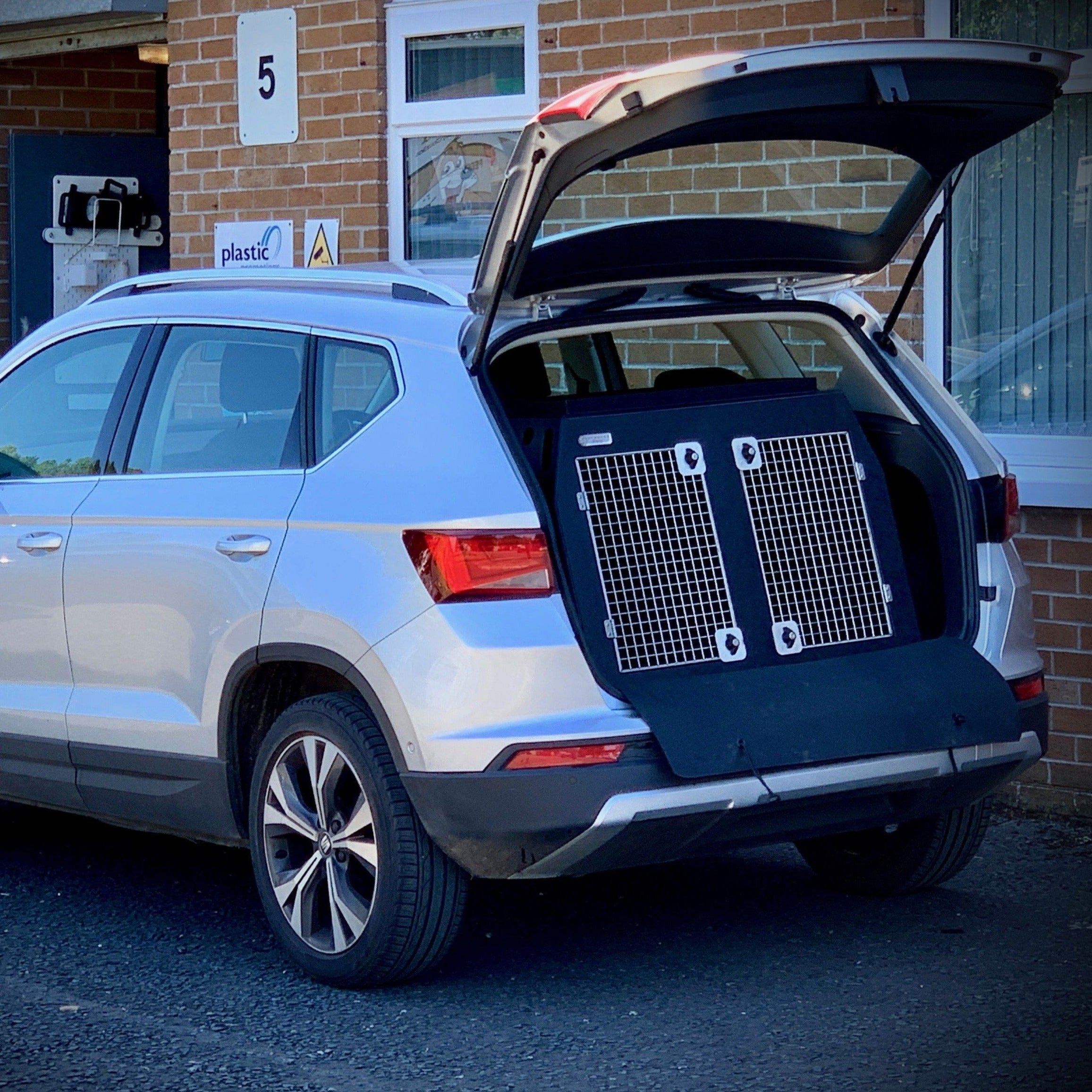 Seat Ateca Raised Boot | 2016–Present | Dog Travel Crate | The DT 7