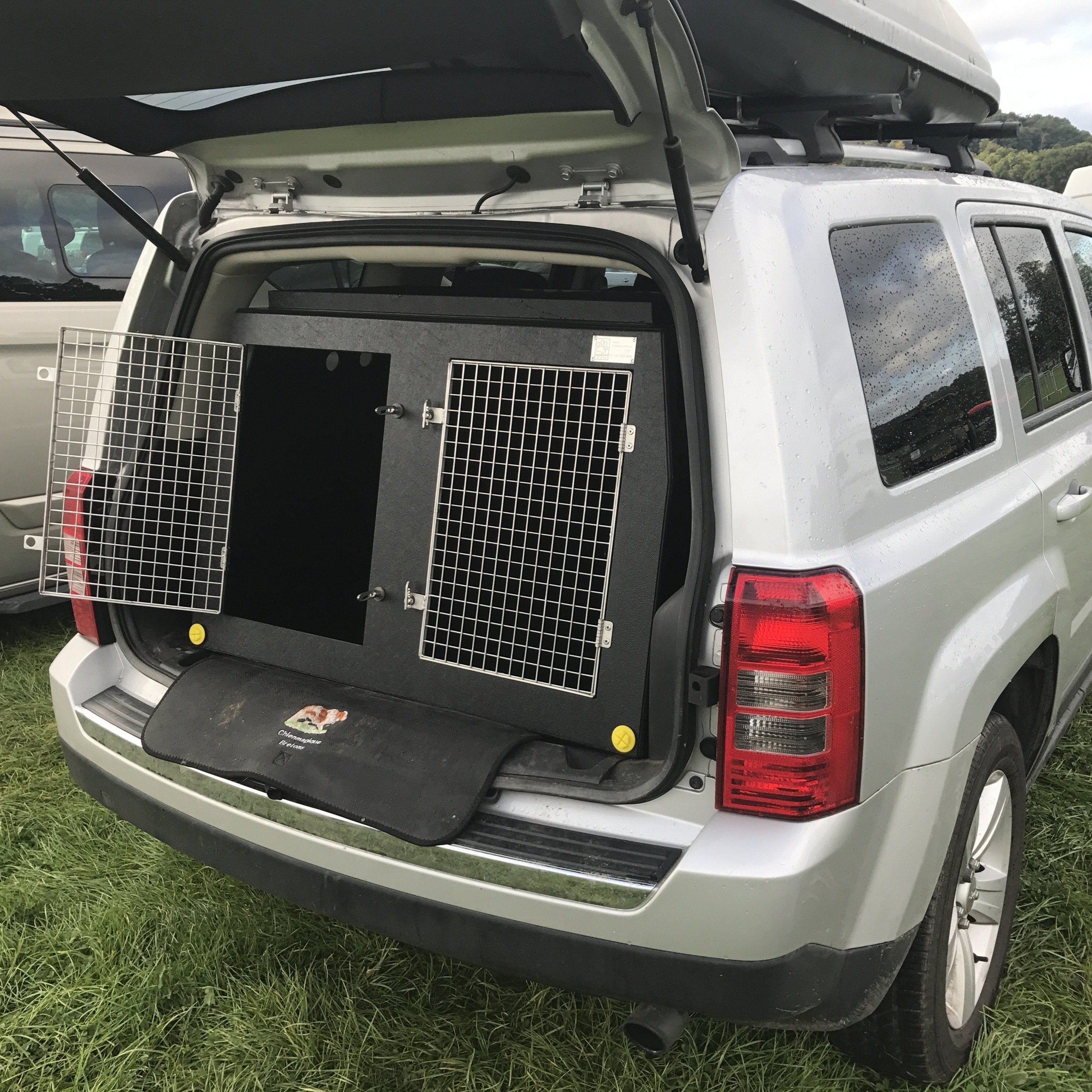 Jeep Patriot | 2007 - 2016 | Dog Travel Crate | The DT 1