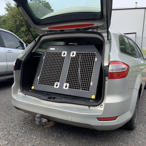 Heavy duty, indoor & outdoor, stainless steel, commercial grade dog kennels Ford Mondeo Estate | 2006-2012 | Dog Travel Crate | The DT 2