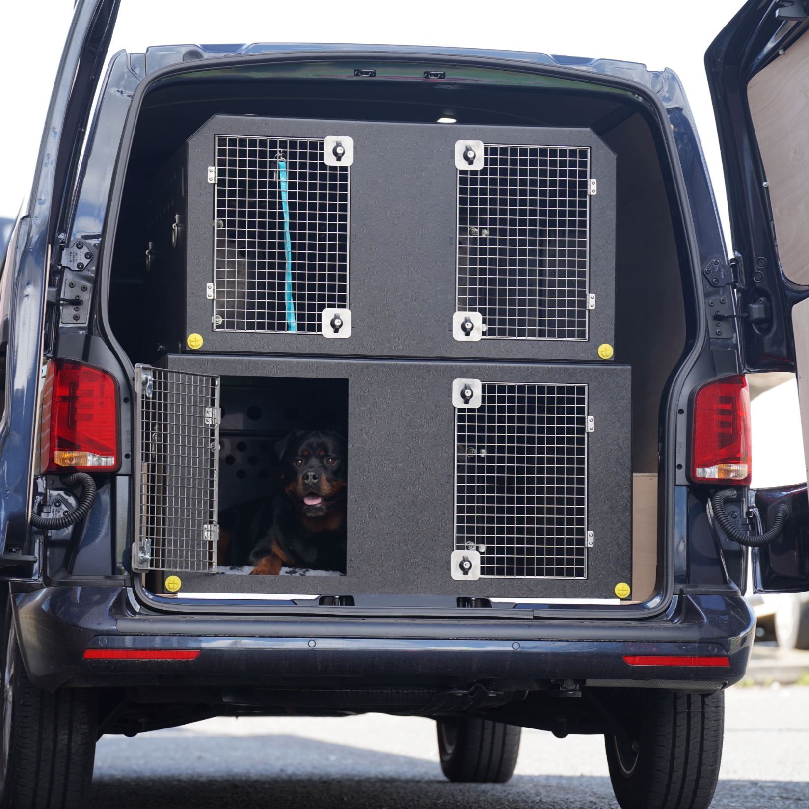 Dog Van Kit | Volkswagen Transporter | 2010> | Double stack | DT VM1