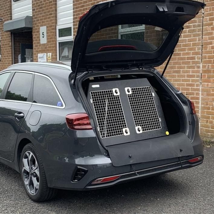 Kia Cee'd Estate | 2012-Present | Dog Travel Crate | The DT 4