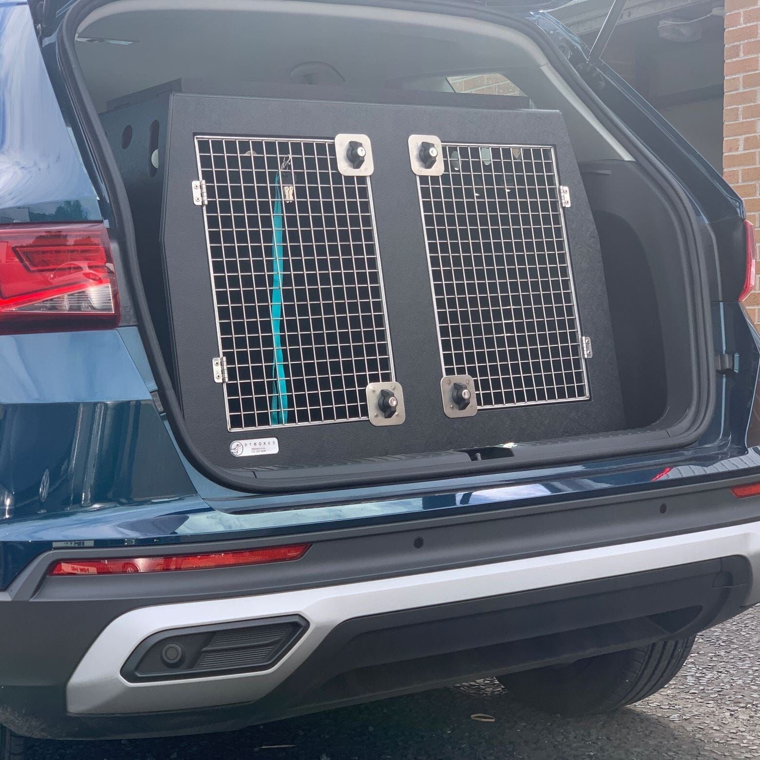 Volkswagen Tiguan | 2021-Present | Lowered Boot | Dog Travel Crate | The DT 15