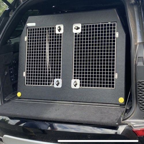 Commercial Dog Kennel Manufacturers Land Rover Discovery 5 | 2017-Present |  Dog Travel Crate | The DT 11