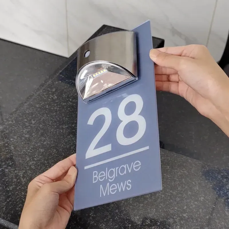 Personalisiertes Solar-Türschild
