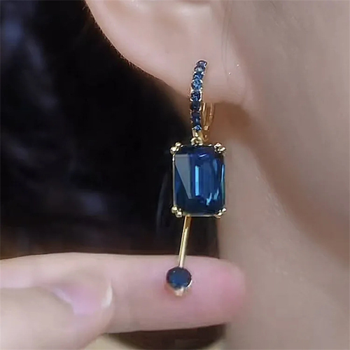 Korean-Inspired Exquisite Rhinestone Square Crystal Clip-Ons: Blue Geometric Sphere with Minimalist Chic & Premium Vibe