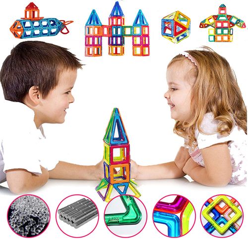 Children's magnetic building block set