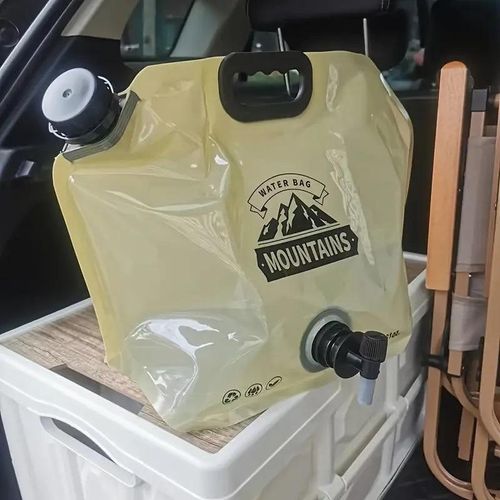 Portable folding water reservoir