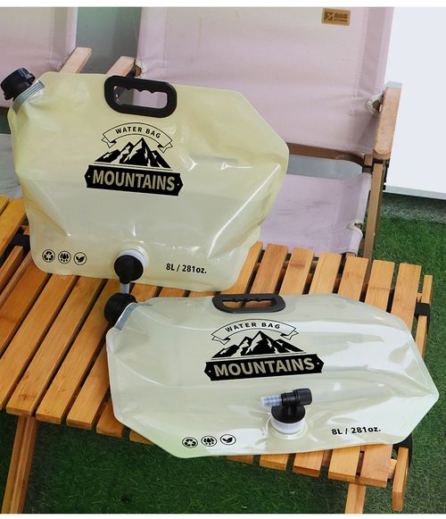 Portable folding water reservoir
