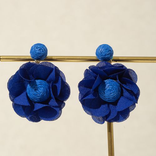 A pair of earrings to complete your outfit every week! 💍