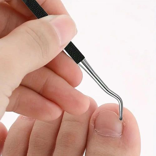 Nail clipper set including nail cutters, nail powder die-cast nail clippers and manicure clippers