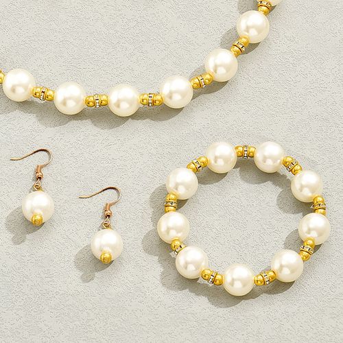Pearl Mother-of-pearl Earring Necklace Bracelet Set Women's Light Luxury High-end Clavicle Chain Versatile Earrings