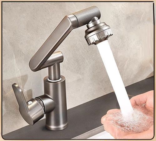 Universal swivel faucet