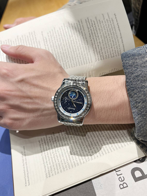 ⌚️Diamond-bezel blue starry sky diamond night sky luminous mechanical watch with transparent case back