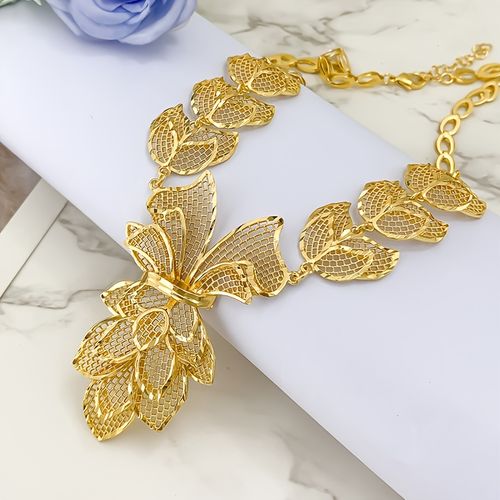 Luxury new 2-piece openwork drop earrings and geometric openwork necklace, a unique and elegant women's jewelry set.