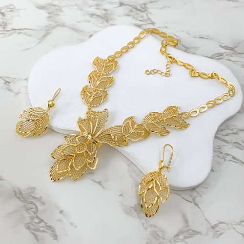 Luxury new 2-piece openwork drop earrings and geometric openwork necklace, a unique and elegant women's jewelry set.