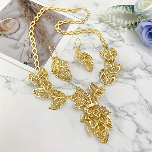 Luxury new 2-piece openwork drop earrings and geometric openwork necklace, a unique and elegant women's jewelry set.