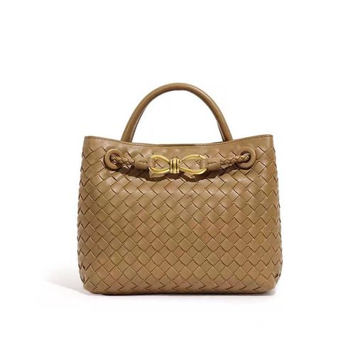 Woven Textured Handbag: Timeless Design for Daily Chic | Versatile Carry