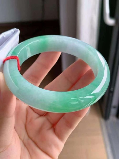 Pulseira de Jade Verde Piaoyang (Myanmar)