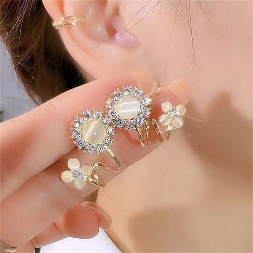 Exquisite meringstone flower stud earrings are sparkling crystal-like pearl flower leaf earrings for women and wedding party jewelry