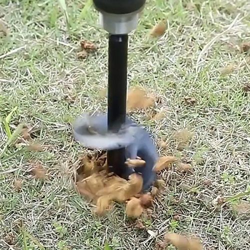 Soil drilling tool, plant planting hole digging tool, accessory for loosening soil drill head