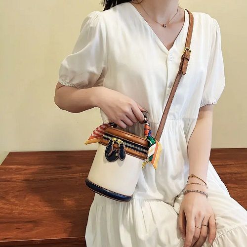 Large Capacity  Pretty Bag Bucket Handbags Women's New Fashion Niche Cylinder Handbag Shoulder Design Portable Messenger Bag