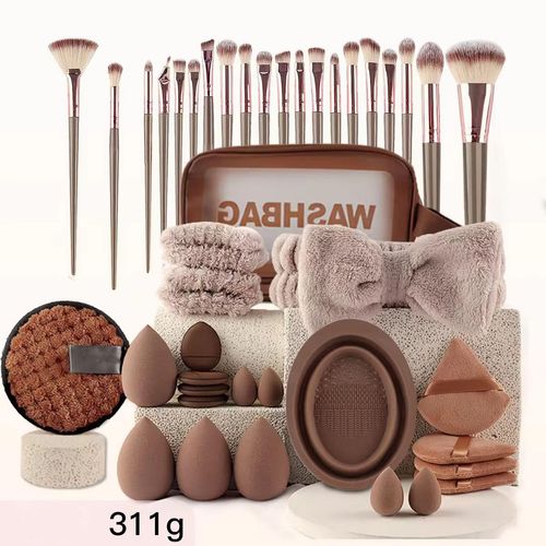 Make-up brush and tool sets for women