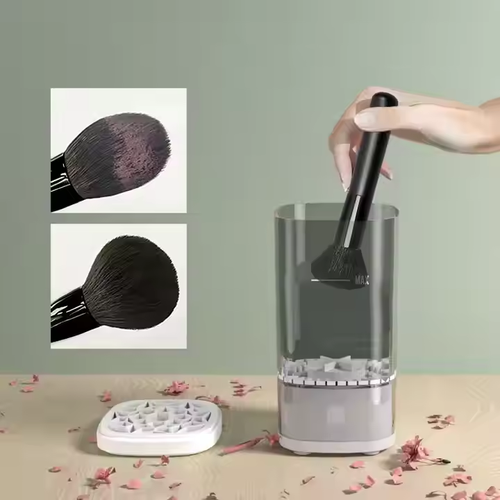 Automatic makeup brush cleaner