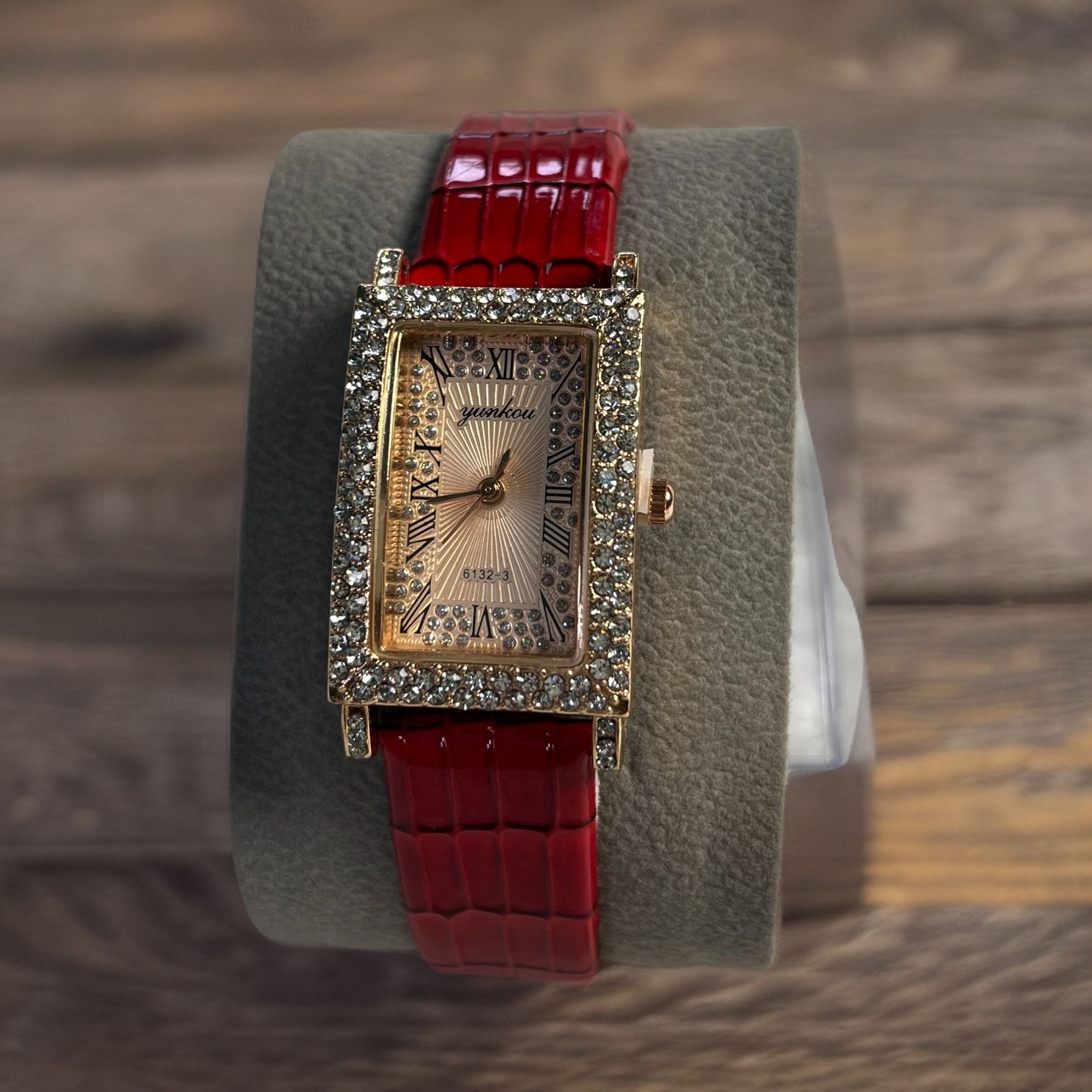 Fashion women's watch R series