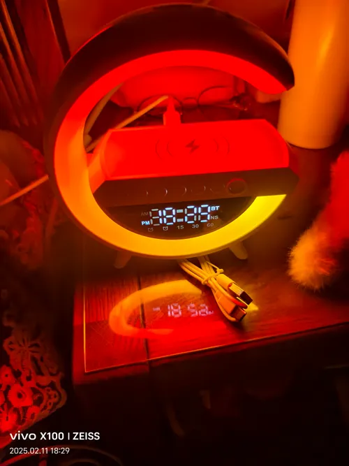 Luz ambiente multifuncional, altifalante Bluetooth, carregador sem fios