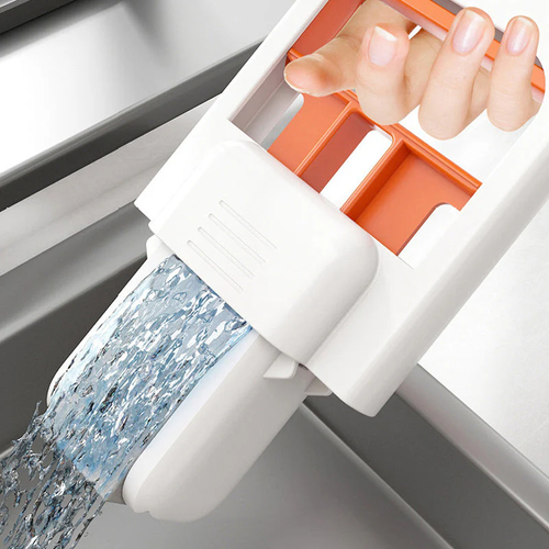 Small portable automatic water-absorbing desktop mop