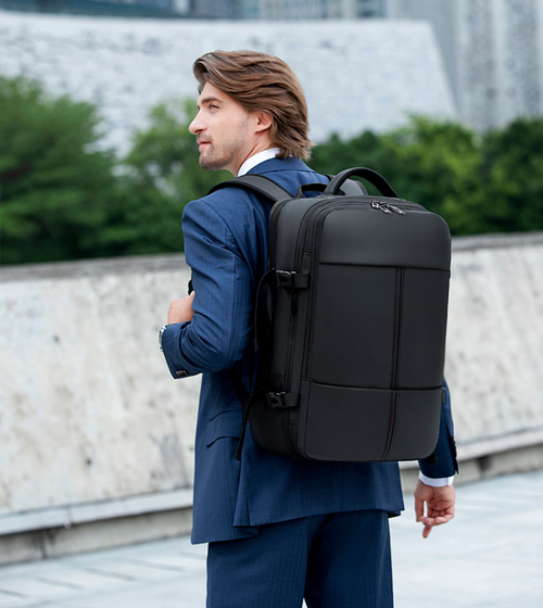 Airbag HIGH-CAPACITY VACUUM COMPRESSION BACKPACK