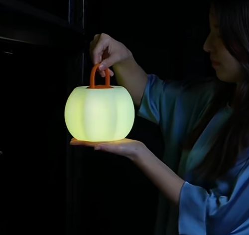 Simple Diy Design Camping Table Lamp Battery 8 Colors Dimmable Rgb Outdoor Table Lamp with Remote Control