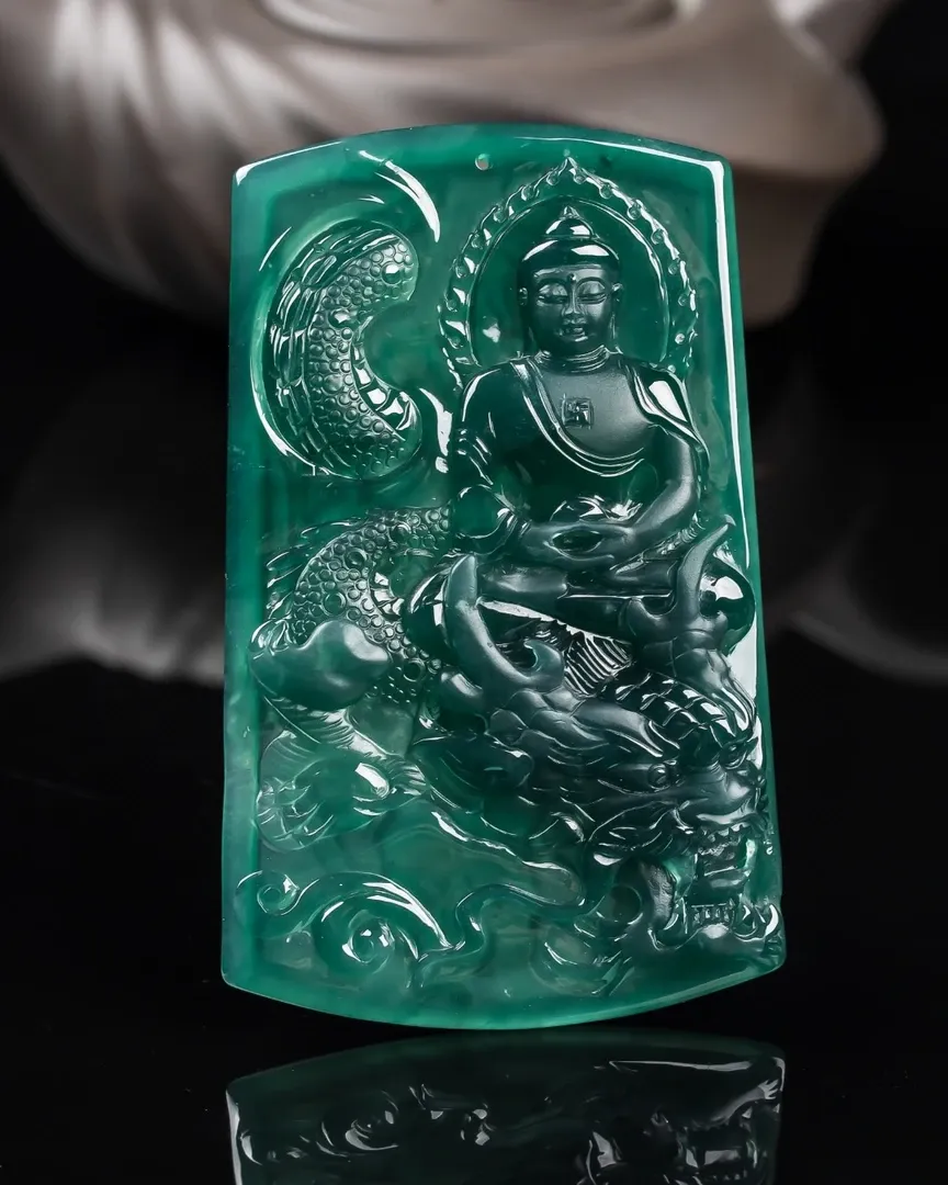 089-Vairocana Buddha Jade Pendant – Hand-Carved Natural Guatemala Jadeite | Symbol of Enlightenment & Inner Peace