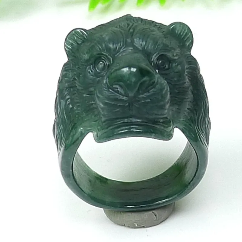 077-Hand-Carved Jade Bear Ring – Natural Guatemala Jadeite | Symbol of Strength & Protection
