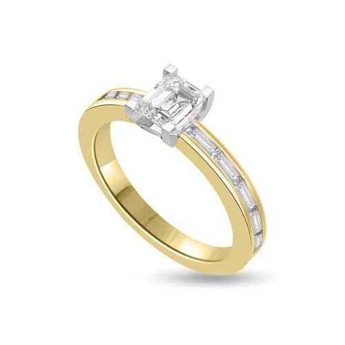 Anello di fidanzamento solitario composto con diamanti sul gambo in Oro Giallo 18ct - R187