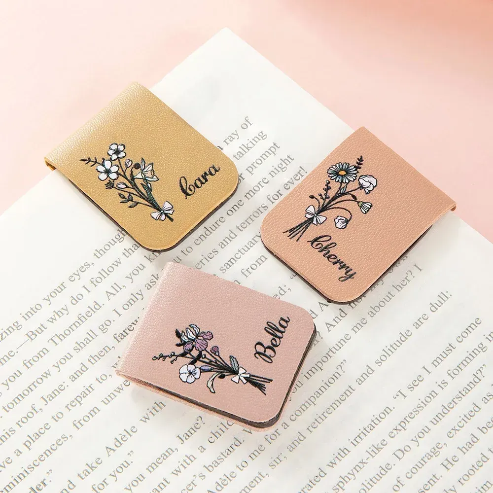 Your Personal Reading Charm – Personalized Magnetic Bookmark Clip with Name