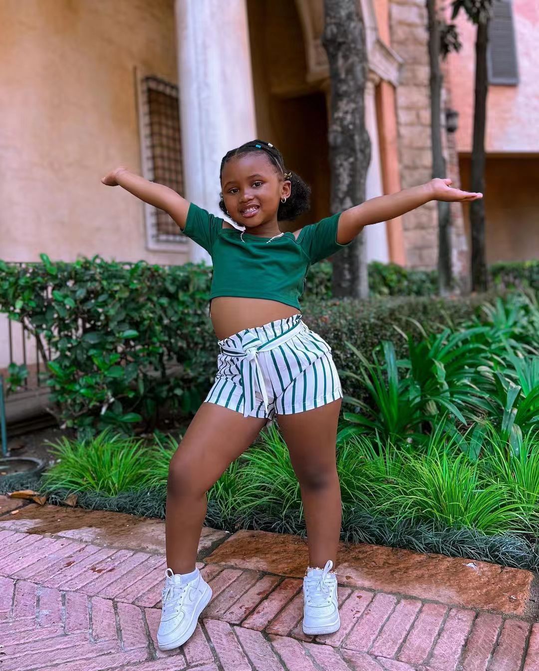 M8090 European and American girls cross-border children's clothing new short-sleeved tops striped shorts pants suit ins