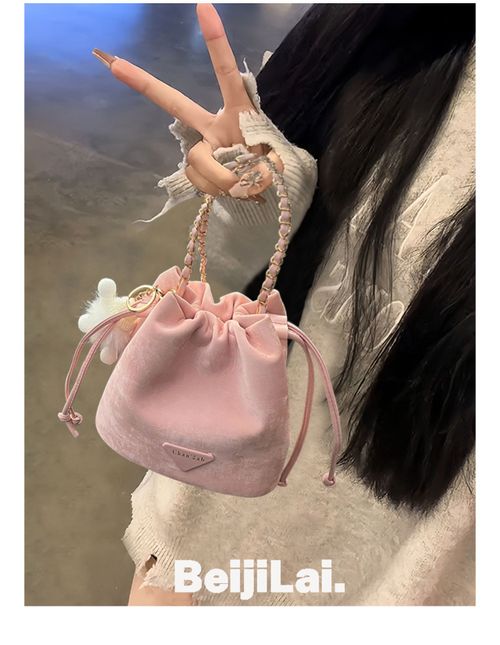 紫色水桶包包女式2025新款轻奢小众高级质感链条斜挎超火精致小包