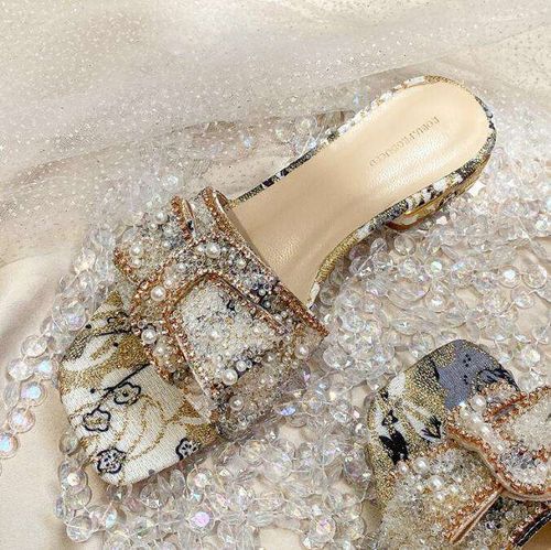 🔥2025✨ New summer thick-heeled sandals, women's fashionable flat-bottomed women's rhinestone slippers